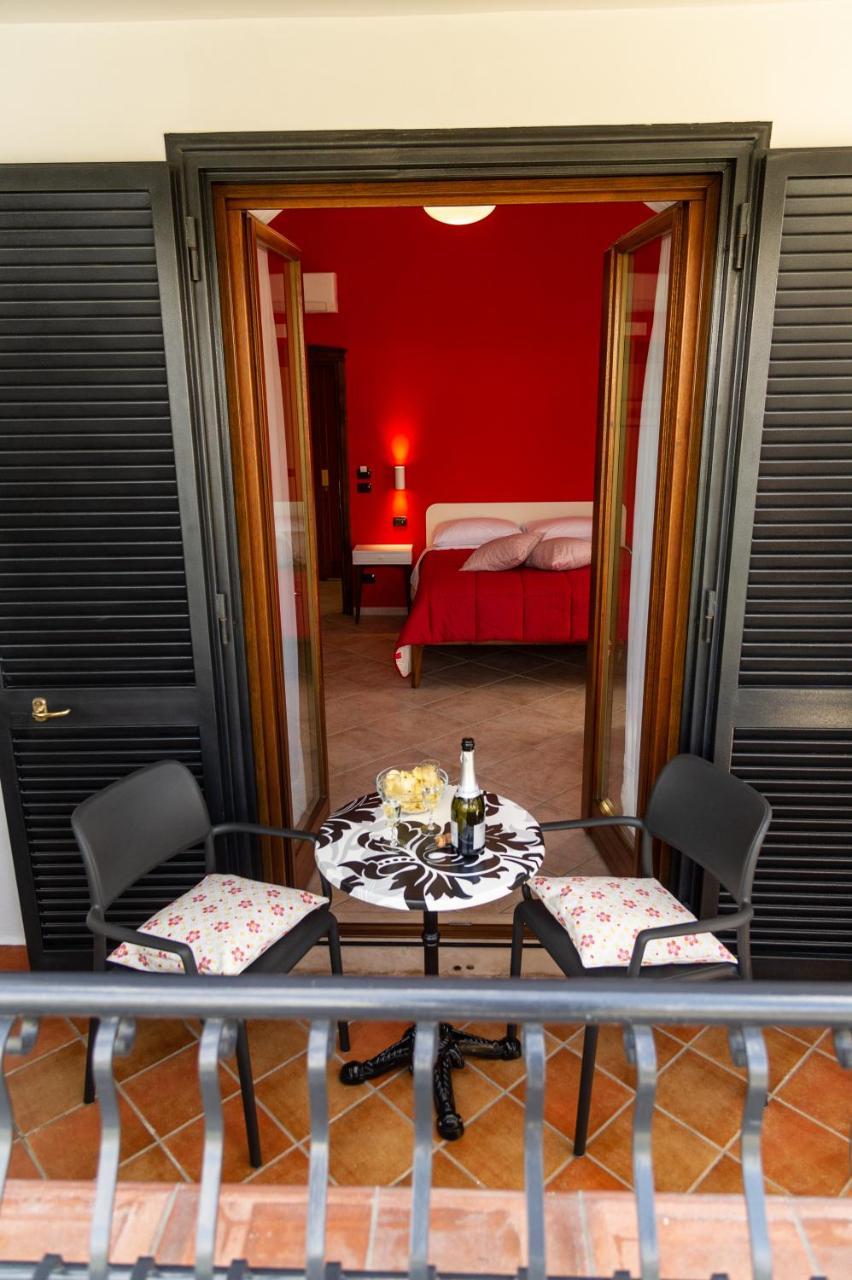 Ohana Bed And Breakfast Castellammare di Stabia Buitenkant foto